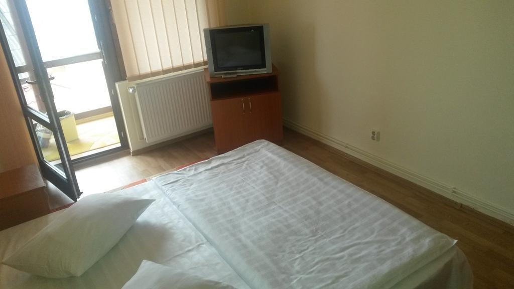 Pensiunea Adi Săpînţa Camera foto
